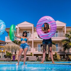 Potos Hotel фитнесс-зал