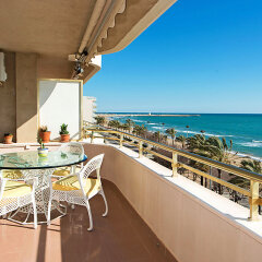 Отель Front Beach - Four Bedroom Испания, Калафель - отзывы, цены и фото номеров - забронировать отель Front Beach - Four Bedroom онлайн балкон