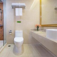 Отель Vienna International Hotel Zhongshan Torch Zone Китай, Чжуншань - отзывы, цены и фото номеров - забронировать отель Vienna International Hotel Zhongshan Torch Zone онлайн ванная