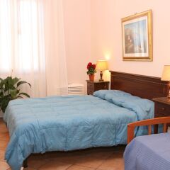 Отель Gaudi Guest House Италия, Рим - отзывы, цены и фото номеров - забронировать отель Gaudi Guest House онлайн комната для гостей фото 2