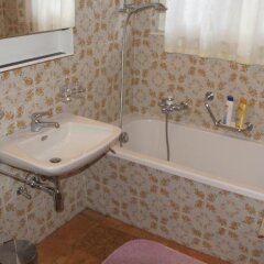 Отель Chesa Albris Bed and Breakfast Швейцария, Санкт-Мориц - отзывы, цены и фото номеров - забронировать отель Chesa Albris Bed and Breakfast онлайн ванная