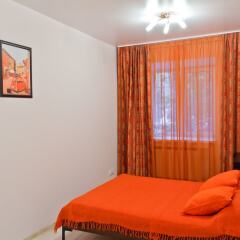 Апартаменты Apartment ALLiS-HALL on Malysheva 73a комната для гостей фото 4
