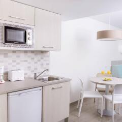 Отель HSM Sandalo Beach в номере фото 2