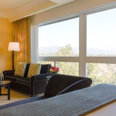 The Beverly Hilton in Beverly Hills, United States of America from 436$, photos, reviews - zenhotels.com guestroom photo 2