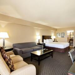 Отель Radisson Jfk Airport США, Нью-Йорк - отзывы, цены и фото номеров - забронировать отель Radisson Jfk Airport онлайн комната для гостей фото 2
