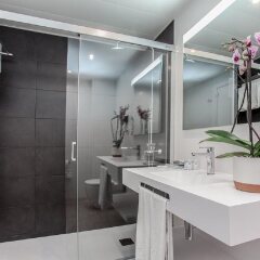 Отель Апарт-отель Atenea Barcelona Испания, Барселона - 3 отзыва об отеле, цены и фото номеров - забронировать отель Апарт-отель Atenea Barcelona онлайн ванная