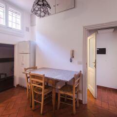Отель Lovely 4BD Apt 3min Walk to Ponte Vecchio в номере фото 2