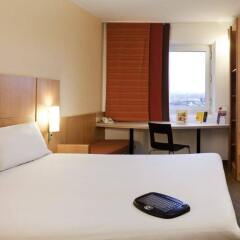 Отель Ibis Glasgow City Centre – Sauchiehall St Великобритания, Глазго - отзывы, цены и фото номеров - забронировать отель Ibis Glasgow City Centre – Sauchiehall St онлайн комната для гостей фото 4