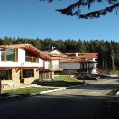 Отель Villas & SPA at Pamporovo Village парковка