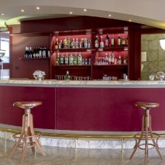Hotel Sunflower гостиничный бар