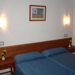 Отель Magalluf Strip Apartments Испания, Магалуф - отзывы, цены и фото номеров - забронировать отель Magalluf Strip Apartments онлайн комната для гостей