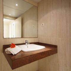 Отель Ciutadella Park Apartments Испания, Барселона - отзывы, цены и фото номеров - забронировать отель Ciutadella Park Apartments онлайн ванная