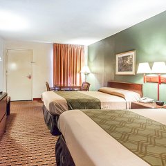 Отель Econo Lodge Oxmoor США, Хоумвуд - отзывы, цены и фото номеров - забронировать отель Econo Lodge Oxmoor онлайн комната для гостей фото 4