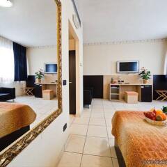 Отель Motel Autosole 2 Милан комната для гостей