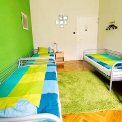 Отель Friends Hostel Венгрия, Будапешт - отзывы, цены и фото номеров - забронировать отель Friends Hostel онлайн бассейн