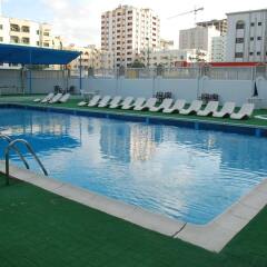 Al Bustan Hotel Flats бассейн