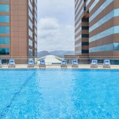 Отель Four Points by Sheraton Shenzhen Китай, Шэньчжэнь - отзывы, цены и фото номеров - забронировать отель Four Points by Sheraton Shenzhen онлайн бассейн фото 3