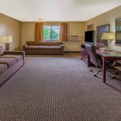 Super 8 by Wyndham Woodburn in Woodburn, United States of America from 99$, photos, reviews - zenhotels.com room amenities