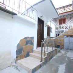 Отель Idrizi Apartment Албания, Берат - отзывы, цены и фото номеров - забронировать отель Idrizi Apartment онлайн балкон