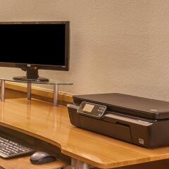 Отель Super 8 by Wyndham Lindsay Olive Tree интерьер отеля