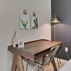 Отель Stylish 1BR w/ Pool + Gym South Capitol удобства в номере