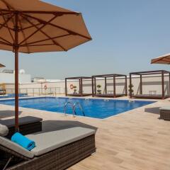 Flora Inn Hotel Dubai Airport бассейн фото 2