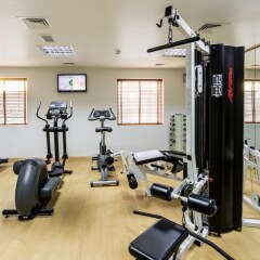 Отель Holiday Inn Express Dubai Jumeirah ОАЭ, Дубай - 10 отзывов об отеле, цены и фото номеров - забронировать отель Holiday Inn Express Dubai Jumeirah онлайн фитнесс-зал фото 2