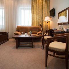 Гостиница HELIOPARK Residence в Пензе 3 отзыва об отеле, цены и фото номеров - забронировать гостиницу HELIOPARK Residence онлайн Пенза комната для гостей фото 3