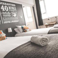 Отель Hatters Hostel Liverpool Великобритания, Ливерпуль - отзывы, цены и фото номеров - забронировать отель Hatters Hostel Liverpool онлайн бассейн