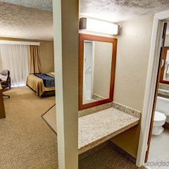 Comfort Inn Conference Center in Pittsburgh, United States of America from 125$, photos, reviews - zenhotels.com balcony