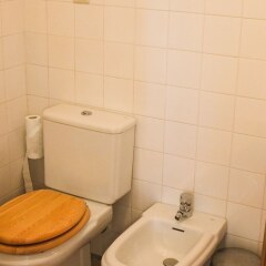 Апартаменты Quiet and Sunny central Lisbon apartment ванная