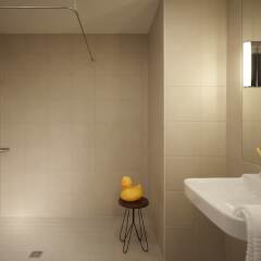 Отель Moxy Milan Linate Airport Италия, Сеграте - отзывы, цены и фото номеров - забронировать отель Moxy Milan Linate Airport онлайн ванная фото 2