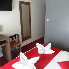 Hotel La Perle Montparnasse сейф в номере