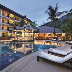 Отель Swissotel Phuket бассейн