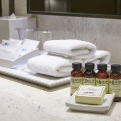 Отель Aloft Seoul Myeongdong Сеул ванная