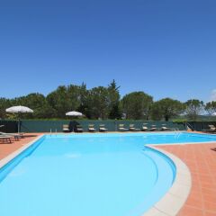 Отель Farmhouse With Pool and Large Garden, 50 Acres of Vineyards, Wine Tasting Ареццо бассейн фото 2