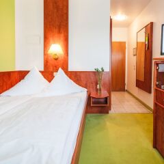 Отель Residenz Hotel Eurostar Германия, Дюссельдорф - отзывы, цены и фото номеров - забронировать отель Residenz Hotel Eurostar онлайн комната для гостей фото 5