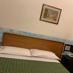 Hotel Calais сейф в номере