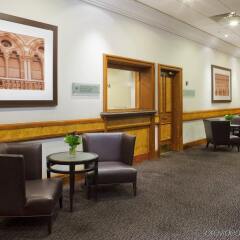 Отель Holiday Inn London Kings Cross / Bloomsbury гостиничный бар