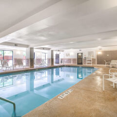 Отель Comfort Suites Atlanta Airport бассейн фото 3