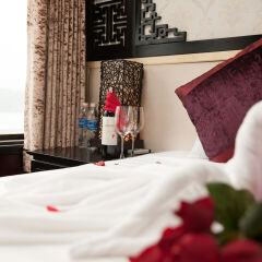 Отель Halong Aclass Legend Cruise сауна