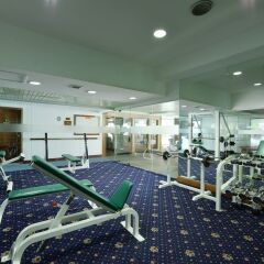 Отель Windsor Suites And Convention Бангкок фитнесс-зал фото 4