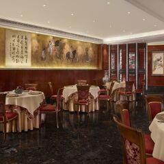 Отель The Reverie Saigon Residential Suites питание фото 3