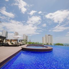 Отель Quinter Central Nha Trang бассейн фото 3