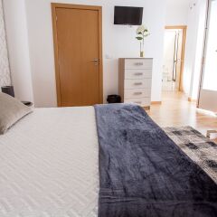 Отель Central Guest House Понта-Делгада комната для гостей фото 4