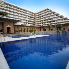 Отель Cinnamon Lakeside Colombo бассейн фото 3