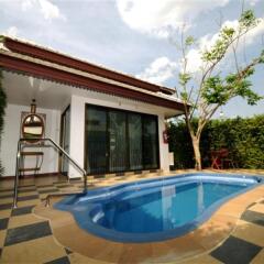 Отель Sasithorn Garden View Resort бассейн