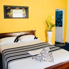 Отель Villa Sri Beach сейф в номере