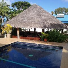 Vanuatu Holiday Hotel бассейн