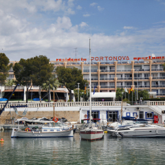 Отель Apartamentos Roc Portonova фото 2